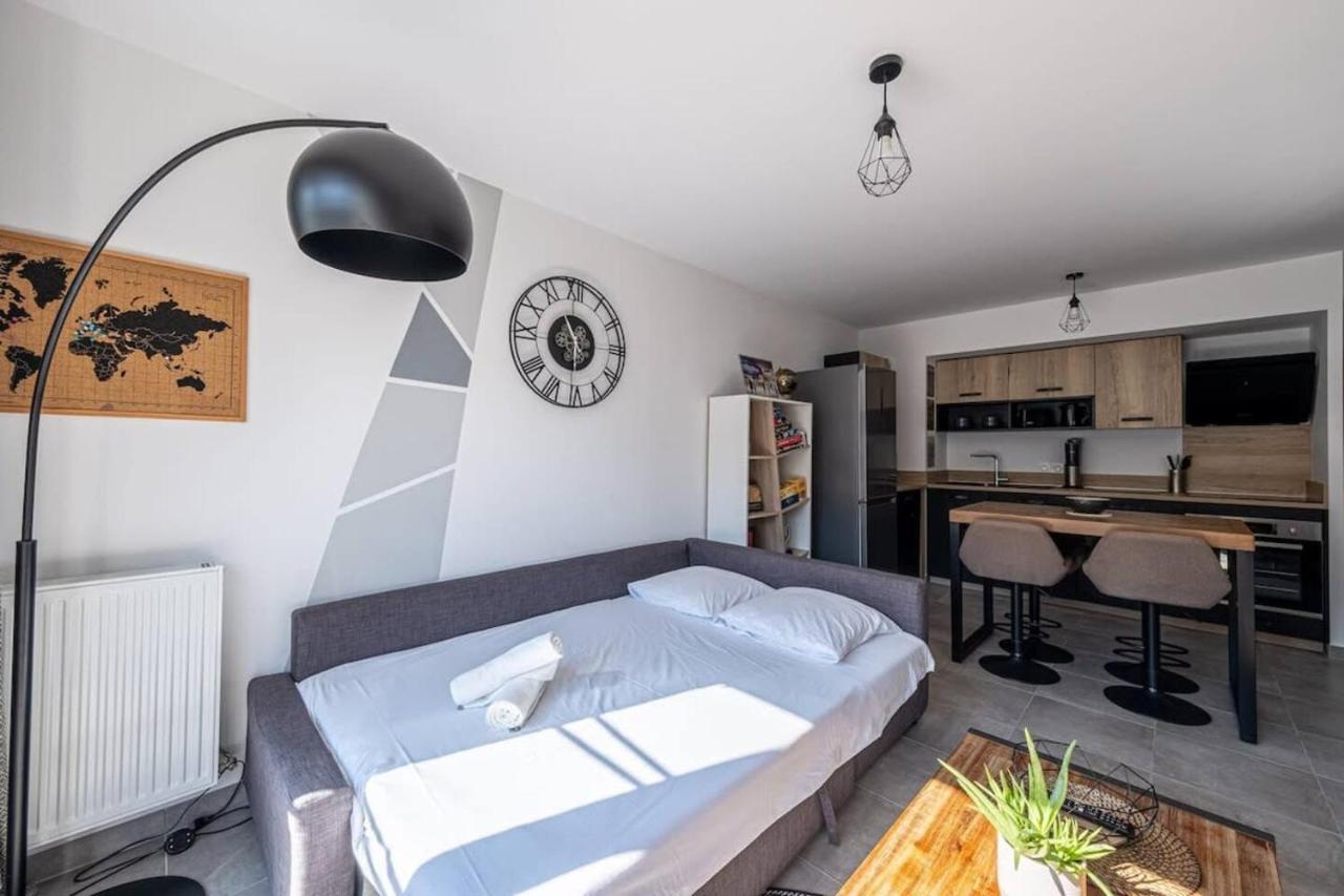 F2 Cozy Pour 4 Proche Disneyland - Fairytale Factory Villeneuve-Saint-Denis Exterior photo